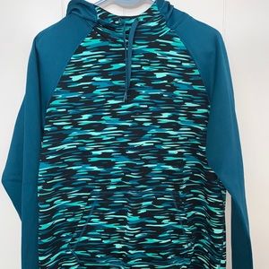 Nike therma-fit women’s sweatshirt size Medium